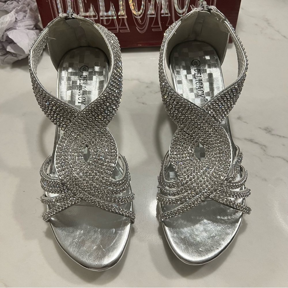 Delicacy Silver Rhinestone Crisscross Evening Heels